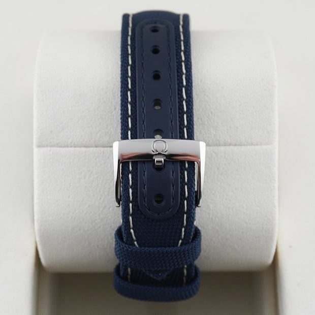 Omega Speedmaster Anniversary Series Co-Axial Master Chronometer Chronograph 42mm 310.32.42.50.02.001 "Silver Snoopy Award"