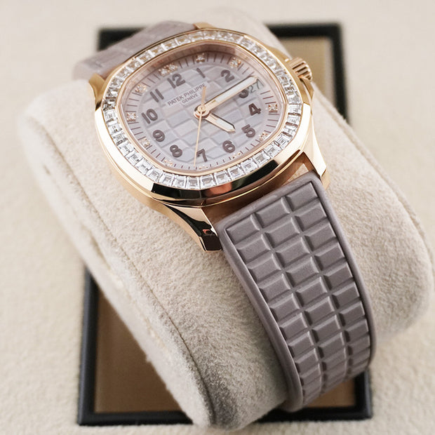 Patek Philippe Aquanaut Luce Haute Joaillerie 35mm 5072R-001 Mother Of Pearl Dial