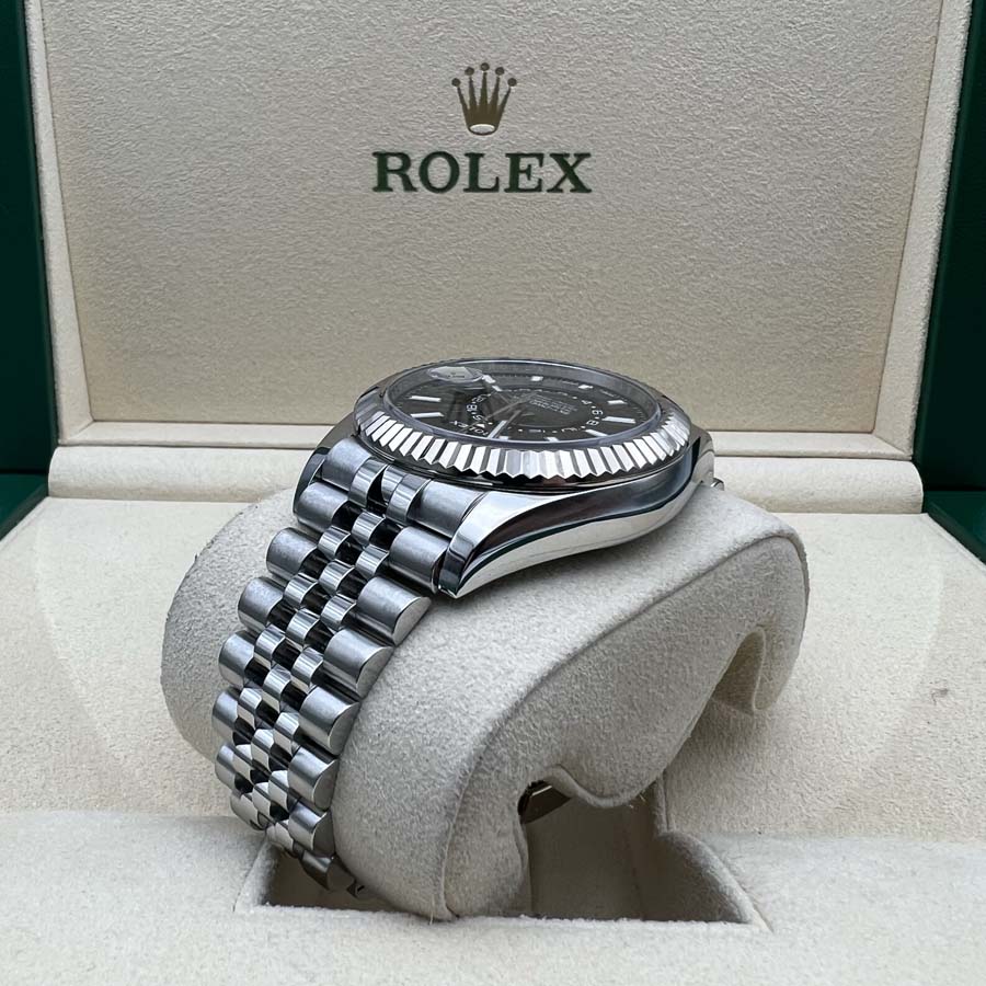 Pre-Owned Rolex Sky-Dweller 42mm Watch | 326934 | FCT