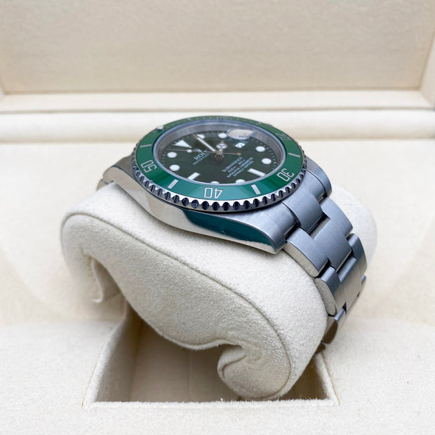 Rolex 116610LV Submariner Date 40 mm Green Hulk Dial Watch