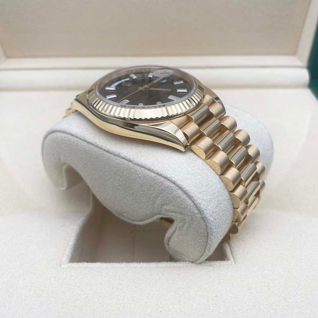Rolex Day-Date 40 Presidential 228238 Fluted Bezel Baguette Diamond Black Dial